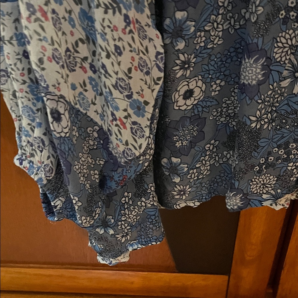 LOGO Mixed Media Blue Patterned Topper w/Dramatic Dolman Sleeves-Sharkbite Hem - Picture 7 of 12